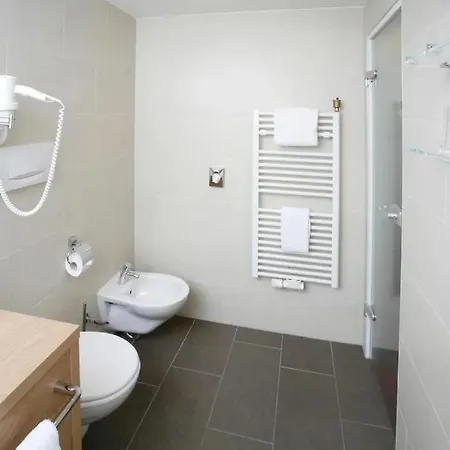 Biederstein Am Englischen Garten 3* Μόναχο