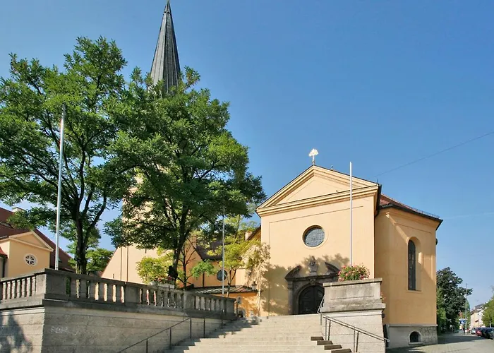 Hotel Biederstein Am Englischen Garten
