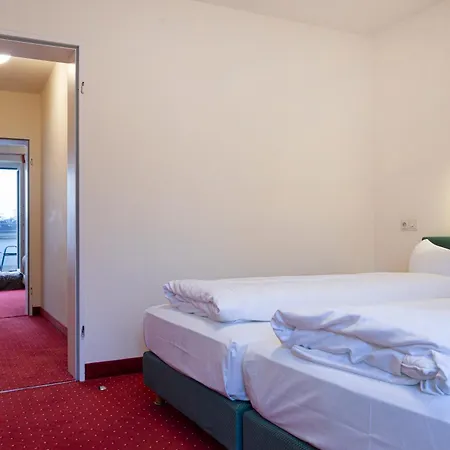 Hotel Biederstein Am Englischen Garten München